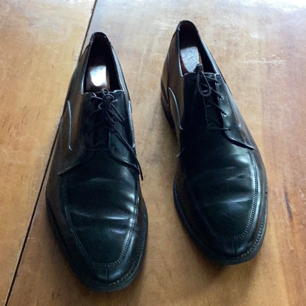 Leather shoes